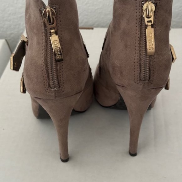 Guess Suede Casper Peeptoe Ankle Booties Size 6 - Picture 5 of 10
